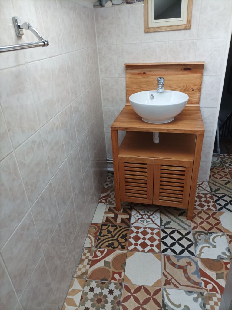 Bathroom up Gite Auvraysien 1