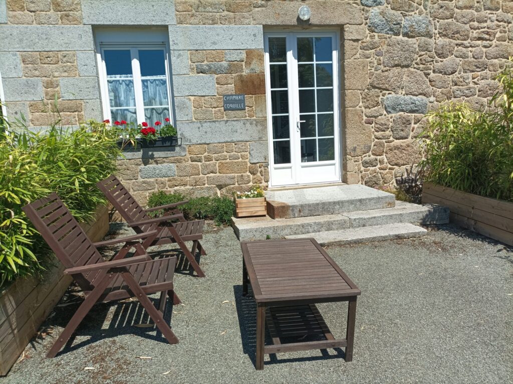 terrace bed and breakfast Forêt Auvray